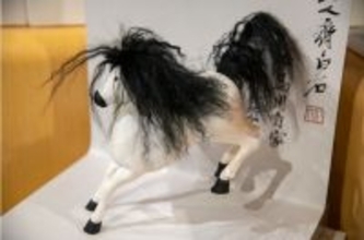 中国で「みだれ髪の馬」の置物が爆発的人気となったワケは？