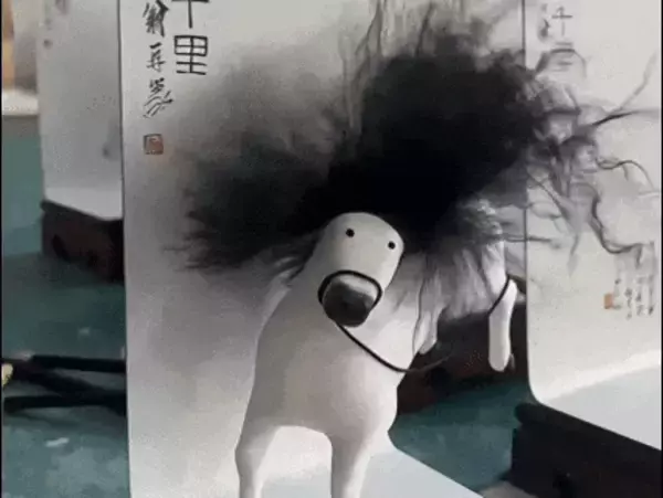 「中国で「みだれ髪の馬」の置物が爆発的人気となったワケは？」の画像
