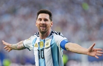 ＜W杯＞メッシ、あわや退場のラフプレーもカードなし＝中国ネットで論争に