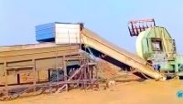 採草地で粉砕機に巻き込まれて死亡、足1本しか残らず―中国