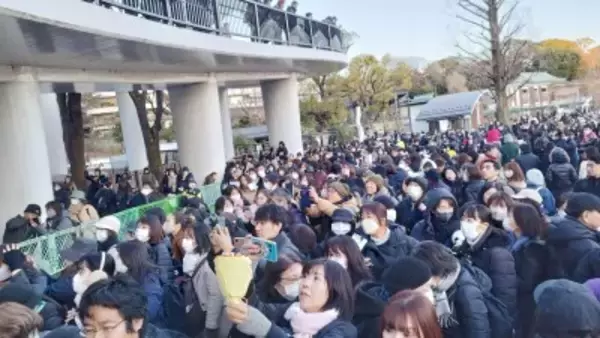 日本人が目に涙を浮かべながらパンダにお別れ―中国メディア