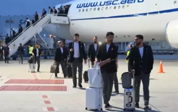 サッカーイラン代表がメキシコに到着