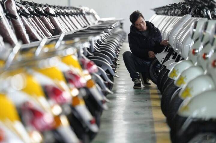 海外向け注文品の生産に追われるオートバイメーカー―貴州省銅仁市