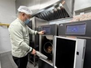 北京で多くの地域向け食堂に調理ロボット導入