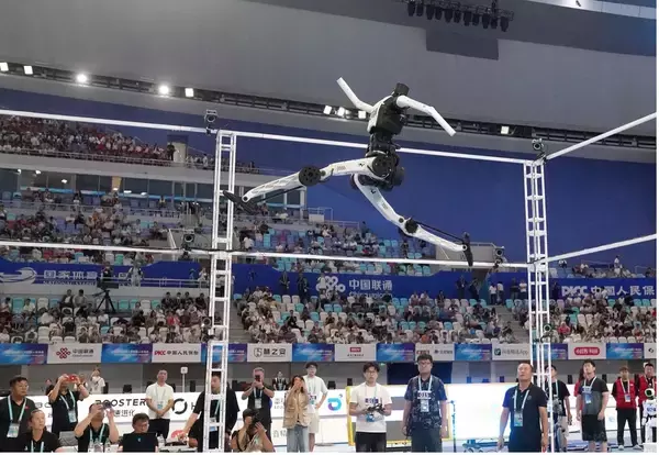 中国の主導により制定された世界初の歩行ロボットに関する国際規格が発表
