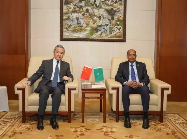 王毅外交部長 中国の外交部長が36年連続で新年の初外遊先にアフリカを選ぶ理由を説明