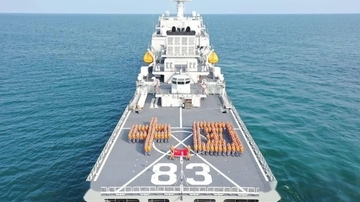 中国海軍艦艇一行がベトナムを訪問