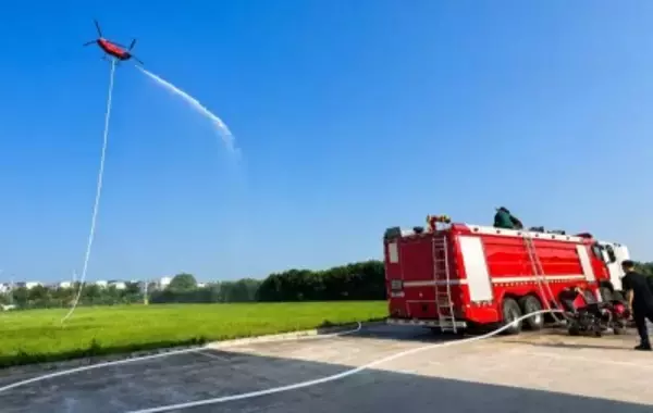 無人ヘリコプター、高度180メートルで消火を実施―中国