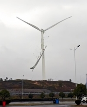 風力発電機のブレードが砕け散る、ガラス繊維飛散で人体への影響懸念も―中国