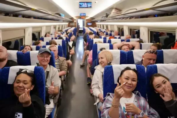 中国なのに高速列車内は外国人ばかり？―中国メディア