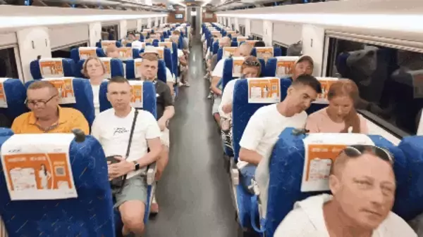 「中国なのに高速列車内は外国人ばかり？―中国メディア」の画像