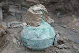 「中国北西部寧夏の戦国古墳発掘で2300年前の古酒を発見」の画像1