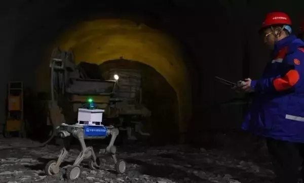 「「ロボット犬」が長贛高速鉄道井岡山トンネルの施工巡回点検を支援―中国」の画像