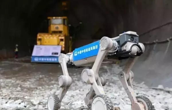 「「ロボット犬」が長贛高速鉄道井岡山トンネルの施工巡回点検を支援―中国」の画像