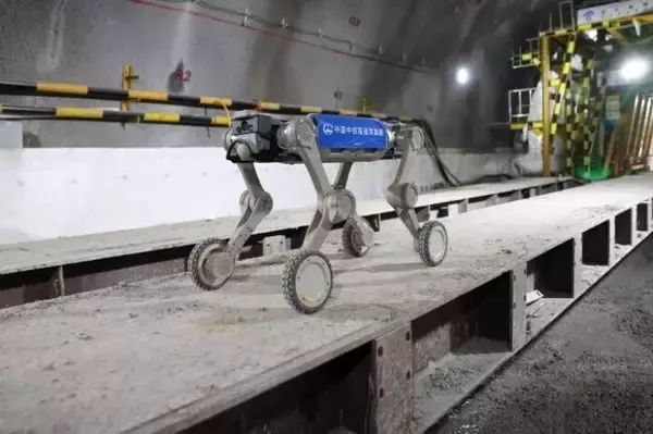 「「ロボット犬」が長贛高速鉄道井岡山トンネルの施工巡回点検を支援―中国」の画像