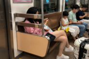 日本の電車に乗ったら聞き慣れた音が……中国ネット「恥ずかしい」「だから中国人は評判悪い」