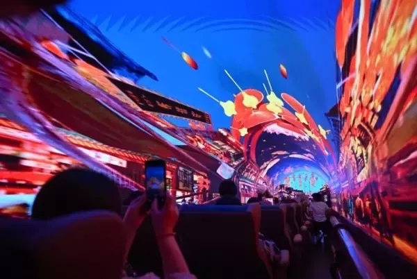 「没入型テーマエンタメ文化観光特別列車「津旅時光号」の運行スタート―中国」の画像