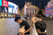 英国の路上でライブ配信中に暴行受けた中国人男性「一体どういう社会なんだ」