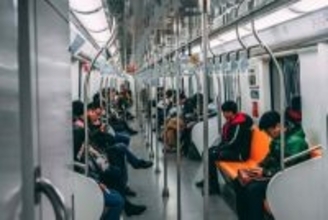 「45分」「約400万人」「4．5キロ」三つの数字で見る都市部の通勤事情―中国