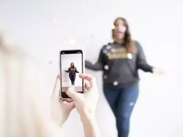 ティックトックは依存を招くとの声、改善せねば欧州で巨額の罰金も―独メディア