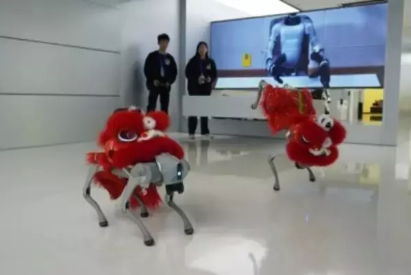 河南省初の人型ロボット「4S店」が活況、利用者のハードル下げる―中国