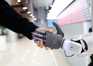 鄭州のロボット4S店、店舗・トレーニング施設が一体化―中国