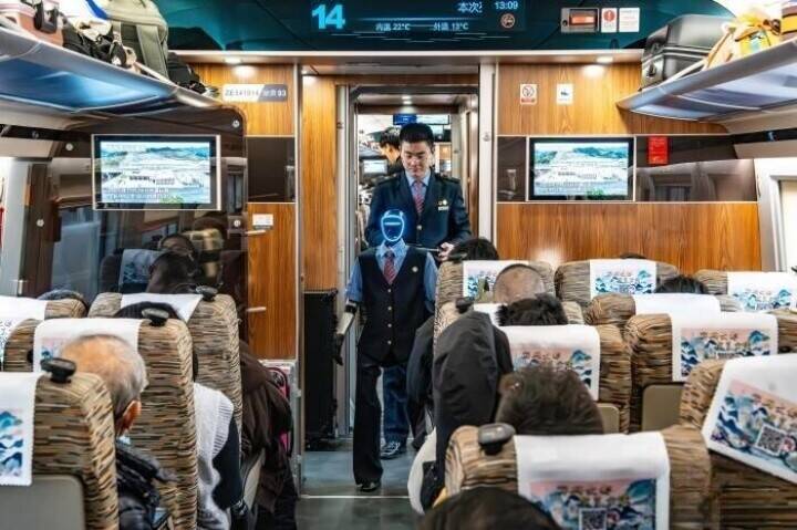 高速鉄道にロボット「乗務員」が登場―中国