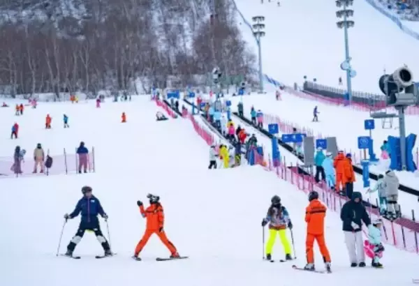 中国の「氷雪観光」、SNS映えスポット訪問型から滞在型へと進化