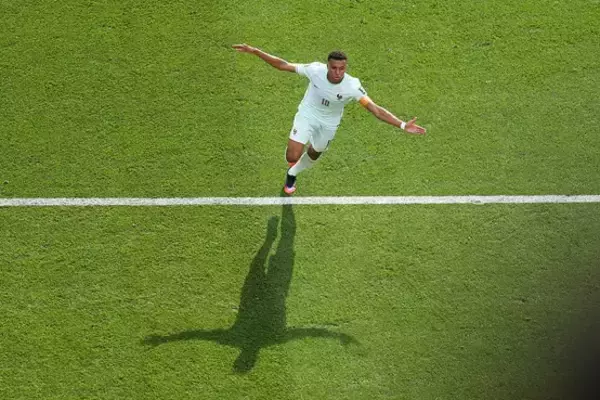 エムバぺがW杯通算20得点目、フランスがモロッコ破り4強入り