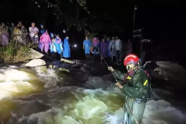 豪雨で河南省平頂山の観光地に取り残された観光客212人が全員救出―中国