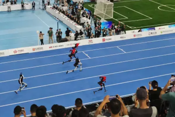 8秒86！中国人型ロボット「天工Ultra」が100m走記録を再び更新―中国メディア