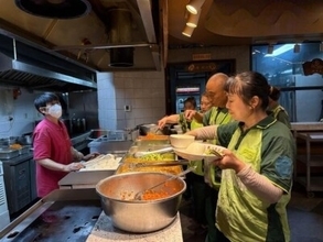 清掃員に無料で朝食を提供する成都のレストラン、9年で30万食―中国