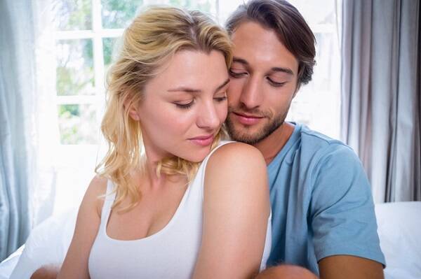 ミステリアスが彼の気を引く 男の影 がチラつく女子の特徴とは 18年4月16日 エキサイトニュース