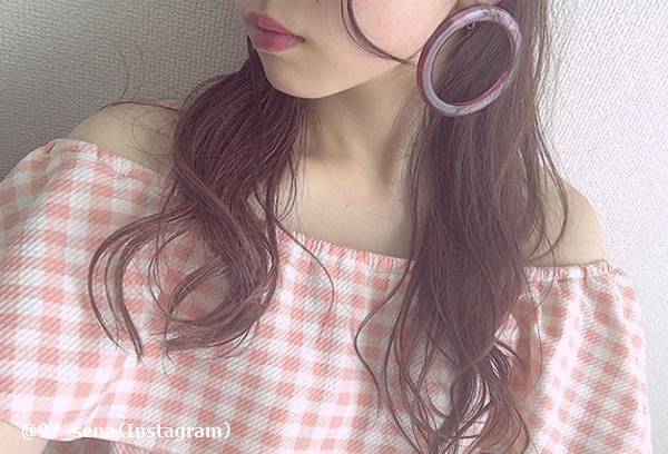 さりげない色気がステキ 男が見とれる モテオフショルコーデ 4選 19年4月12日 エキサイトニュース