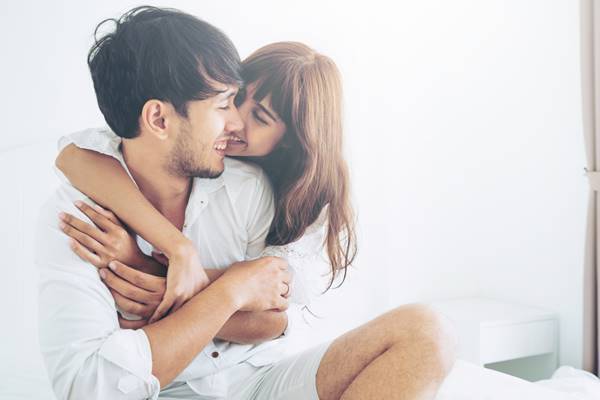 あぁ 幸せ 彼がベッドの上で最高に喜ぶ彼女の仕草 19年4月日 エキサイトニュース