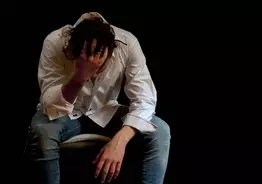 ルールが多くて息苦しい 彼が 束縛男 になってしまった場合の対処法 16年9月2日 エキサイトニュース