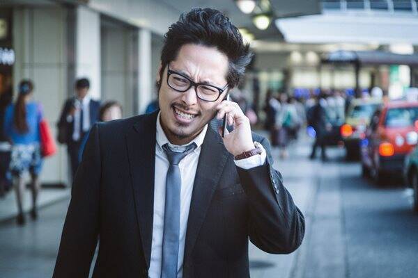 舌打ち Or 貧乏ゆすり 男性の 許せない癖 はどっち 16年12月21日 エキサイトニュース