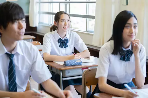 「大学の「講義」とは？ 高校の授業とどう違う？時間割と受け方のコツを大公開！」の画像