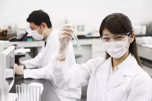 「研究に関わる仕事7選！理工系から社会学系まで人気・注目の分野を紹介」の画像