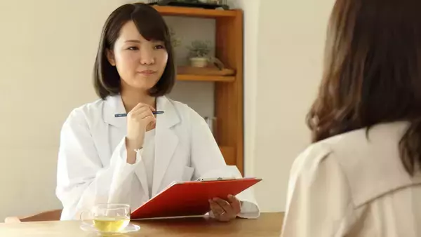 スクールカウンセラーとは？ 必要な資格・やりがいは？ お仕事密着レポ