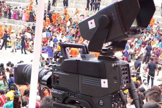 外務省の「国家一般職」ってどんな仕事？海外勤務もあるの？高校卒業後に入省した女性職員に聞く