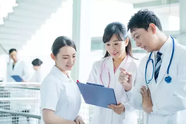 「専門学校生のアルバイト事情は？アルバイト先から1日のスケジュールまで公開」の画像