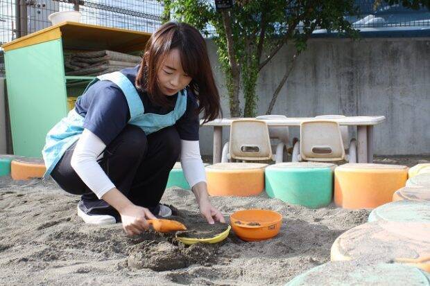 「幼稚園教諭」と「保育士」の仕事、なり方、やりがい、どこが違うの？　働いている人に聞いてみた！