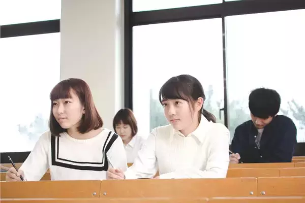 「「オープンキャンパスのレポート」が夏休みの宿題に！すらすら書けるコツを紹介」の画像