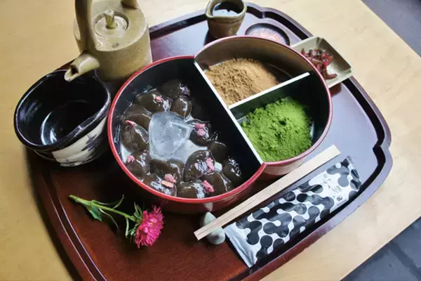 「学食にカフェテラス！あこがれのキャンパスライフが楽しめる大学5選」の画像