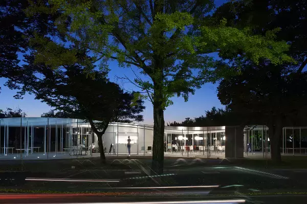 「学食にカフェテラス！あこがれのキャンパスライフが楽しめる大学5選」の画像