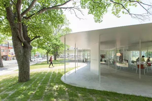 「学食にカフェテラス！あこがれのキャンパスライフが楽しめる大学5選」の画像