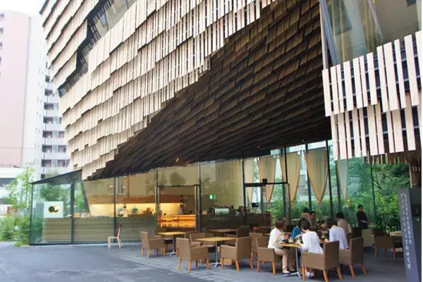 「学食にカフェテラス！あこがれのキャンパスライフが楽しめる大学5選」の画像