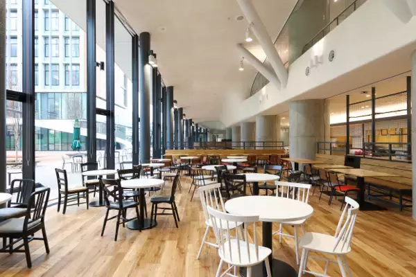 「学食にカフェテラス！あこがれのキャンパスライフが楽しめる大学5選」の画像