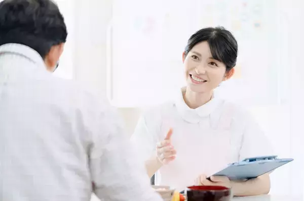「管理栄養士の仕事とは？職場別、分野別にどう違う？1日の流れ、やりがい、給与を徹底解説」の画像